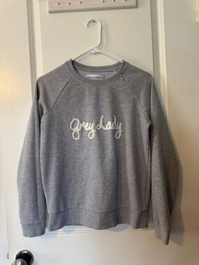 Ellsworth & Ivey Womens gray Nantucket Grey Lady Crewneck sweater SM